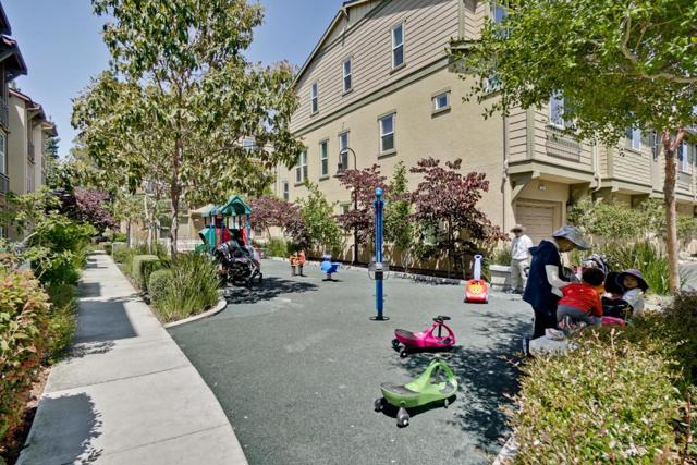 211 Peppermint Tree Terrace, Sunnyvale CA: https://media.crmls.org/mediaz/26189bd4-40f1-428f-8f7b-6e529599b91e.jpg
