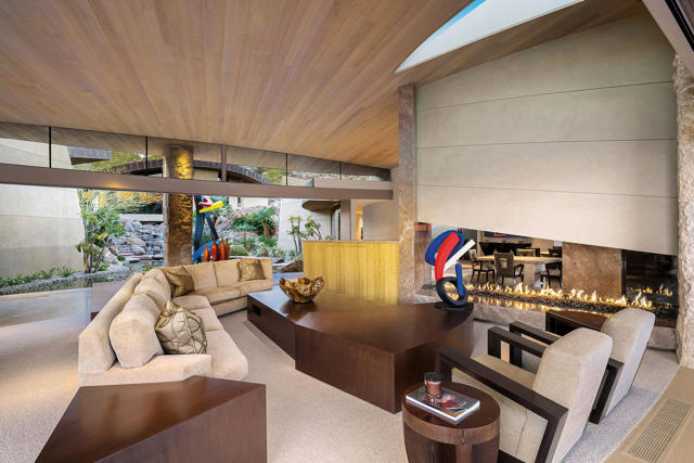 700 Summit, Palm Desert CA: https://media.crmls.org/mediaz/26194333-816f-44e7-a469-9e97c436656b.jpg