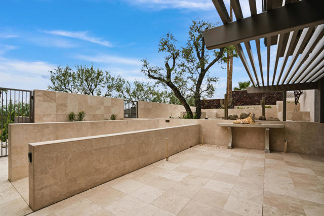 855 W Coronado Avenue, Palm Springs, CA 92262