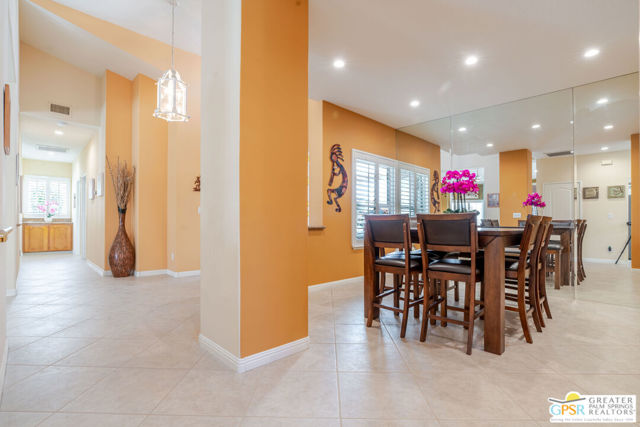 Image 5 of 52 For 77553 Carinda Court