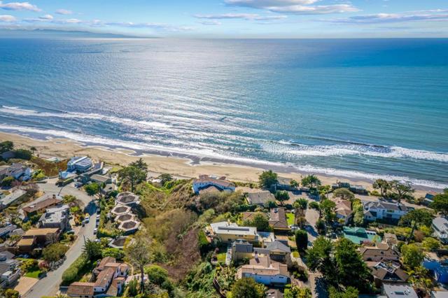 346 Kingsbury Drive, Aptos CA: https://media.crmls.org/mediaz/261c72f0-20c0-4410-ba86-3bcf5b34a32a.jpg