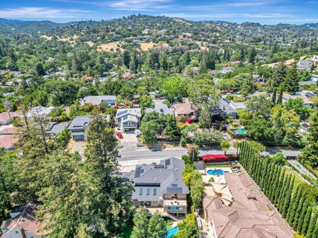 3119 Oak Knoll Drive, Redwood City CA: https://media.crmls.org/mediaz/261c974d-8481-4b4b-afe0-dfdf52828f4d.jpg