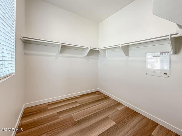 1953 Cottage Drive, Simi Valley CA: https://media.crmls.org/mediaz/261ce03a-d191-45d2-871e-caa98b16ad41.jpg