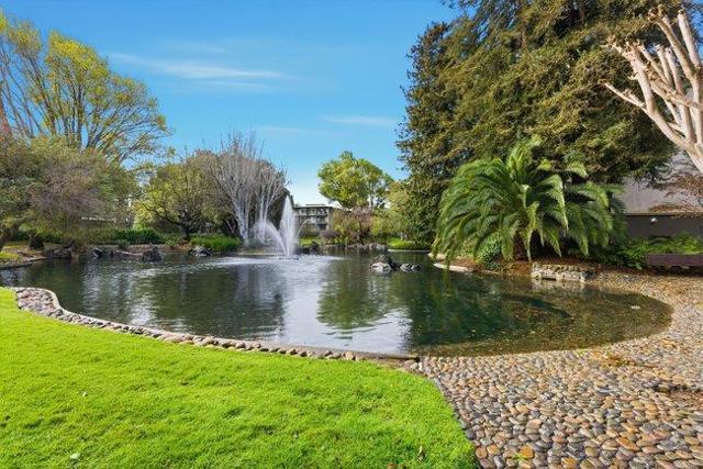 934 Peninsula Avenue, San Mateo CA: https://media.crmls.org/mediaz/261dd820-104a-49fc-8254-a296d2940779.jpg