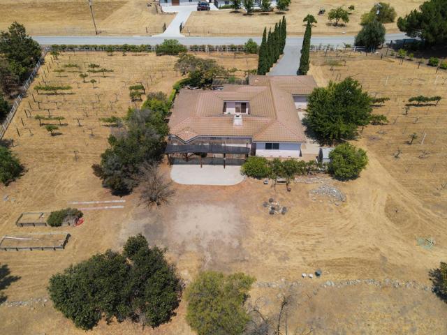 6460 Cabernet Drive, Hollister CA: https://media.crmls.org/mediaz/261e6302-2997-472c-9100-542829acf3b3.jpg