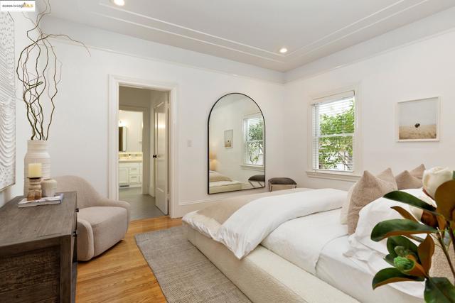 479 41st St, Oakland CA: https://media.crmls.org/mediaz/261ef439-0977-42da-bc47-119765f75123.jpg