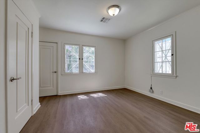 859 S Le Doux Road, Los Angeles CA: https://media.crmls.org/mediaz/261f3601-dd17-42b6-a095-44e8afcb7aa9.jpg
