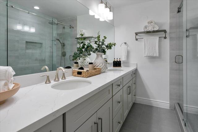 762 University Avenue, Palo Alto CA: https://media.crmls.org/mediaz/261f7216-bef9-4954-934a-a0f6913ad760.jpg