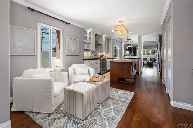Detail Gallery Image 3 of 25 For 962 E Ave #C,  Coronado,  CA 92118 - 2 Beds | 2/1 Baths