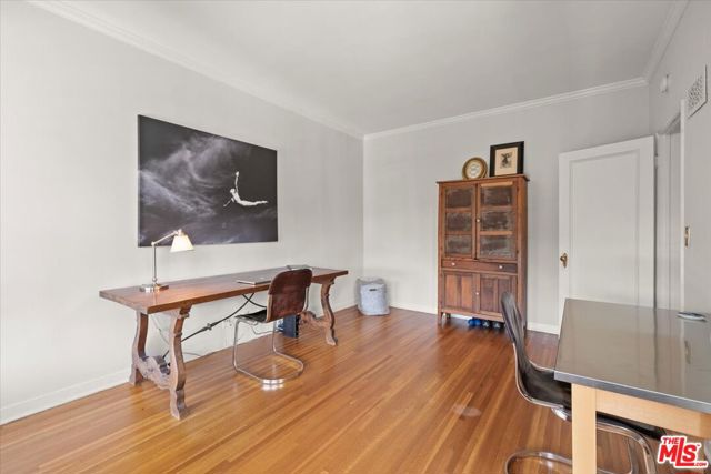 80 S Grand Avenue, Pasadena CA: https://media.crmls.org/mediaz/26209dac-bebc-4745-9f61-2d8f8d14f368.jpg
