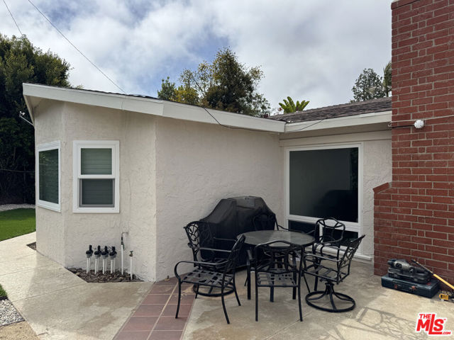 6111 Monero Drive, Rancho Palos Verdes CA: https://media.crmls.org/mediaz/26217844-d9e4-4728-be23-2427859fc862.jpg