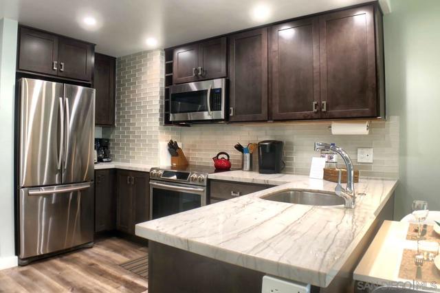 2005 Costa Del Mar Rd, Carlsbad CA: https://media.crmls.org/mediaz/2621921a-53c6-4eaa-95e1-6f1206703442.jpg