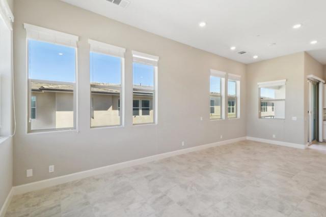 Image 4 of 30 For 16750 Coyote Bush Dr  58