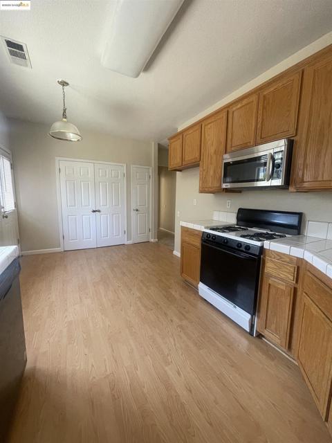 388 Torrington Drive, Brentwood CA: https://media.crmls.org/mediaz/26220203-8575-459c-8f10-63056c830e14.jpg