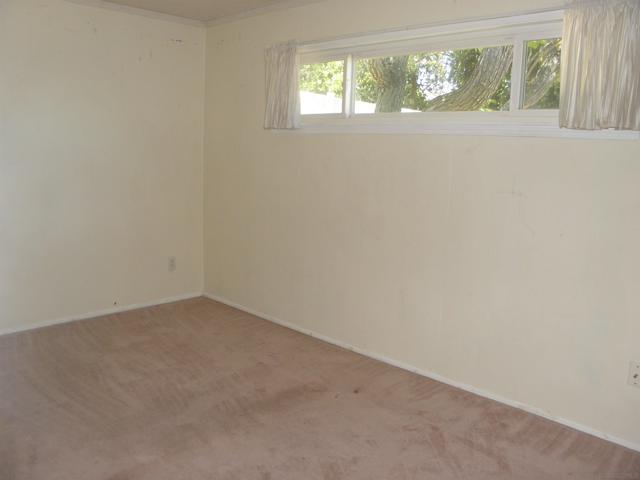 6707 Mineral Dr, San Diego CA: https://media.crmls.org/mediaz/26227bf5-ca18-4b0a-a1dc-49c3e57776c2.jpg