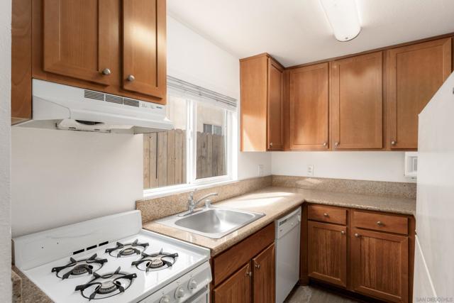 4654 33rd St, San Diego CA: https://media.crmls.org/mediaz/2622fb5a-3a0e-4cce-927d-b488df8b0f29.jpg