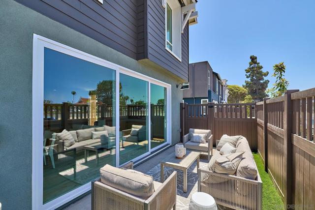 571 N Vulcan Ave, Encinitas CA: https://media.crmls.org/mediaz/262382b9-8c26-424b-bbef-d7a40da179c5.jpg