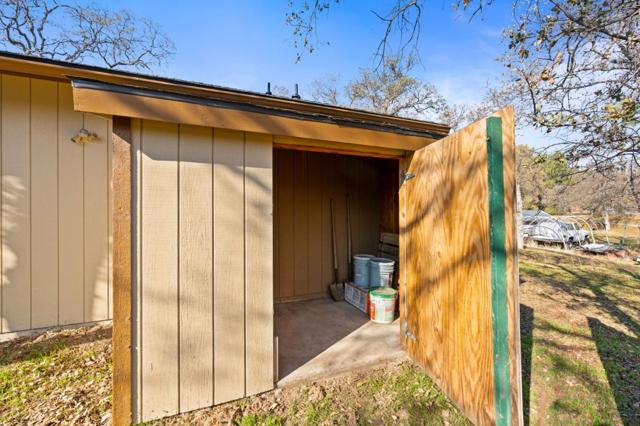 30159 Horseshoe Drive, Coarsegold CA: https://media.crmls.org/mediaz/2623dc7a-89fa-4e60-9b14-14d445edf7b6.jpg