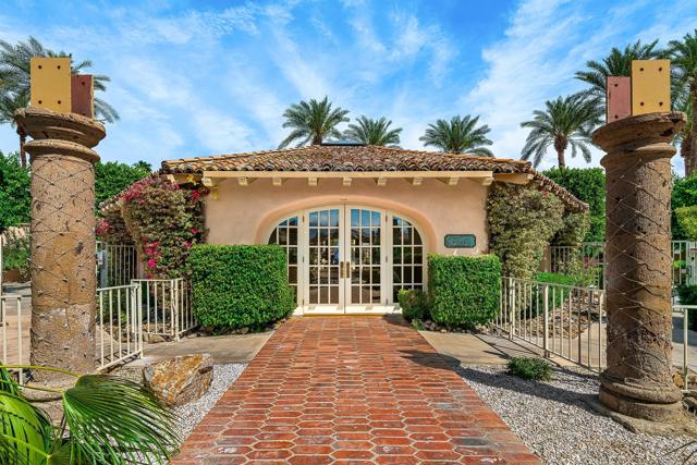500 E Amado Road, Palm Springs CA: https://media.crmls.org/mediaz/2623e0b1-78cb-475f-8e1e-82d92980b690.jpg