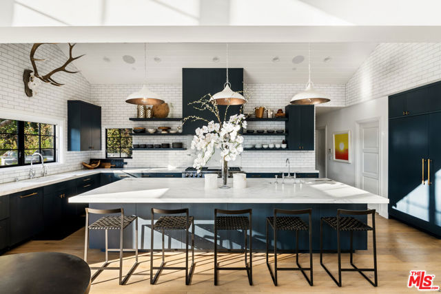 1057 Corsica Drive, Pacific Palisades CA: https://media.crmls.org/mediaz/2623f9cf-7eee-48df-9c75-eb48ad65357a.jpg