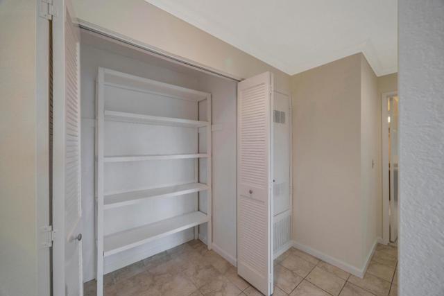 820 Sea Spray Lane, Foster City CA: https://media.crmls.org/mediaz/26243e01-a066-4ed7-90f8-2d45756f755f.jpg