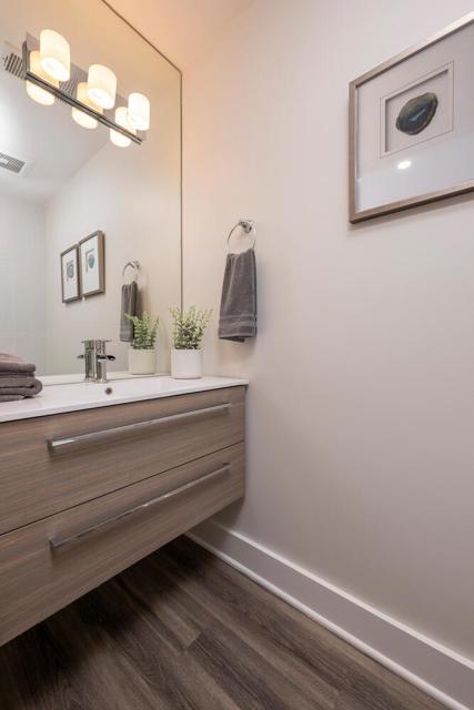 30 Calaveras Court, Hillsborough CA: https://media.crmls.org/mediaz/262445df-e242-437e-9ac4-cd85332fbc4e.jpg
