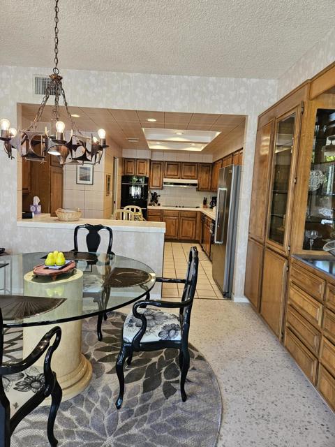 910 Island Drive, Rancho Mirage CA: https://media.crmls.org/mediaz/26244c58-4717-4f8f-86a5-36c561544a01.jpg