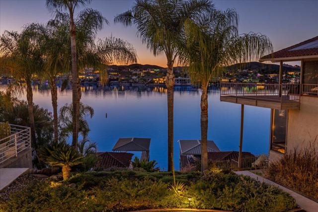 29795 Eagle Point Drive, Canyon Lake CA: https://media.crmls.org/mediaz/26251ace-4757-4918-8d50-cb9ac8c6882a.jpg