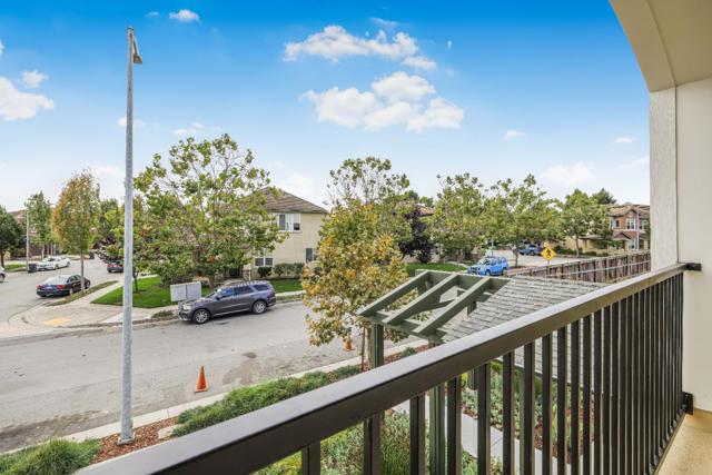 401 San Luis Avenue, Watsonville CA: https://media.crmls.org/mediaz/262524e8-c3fc-4d47-88be-3fd6afbd2609.jpg