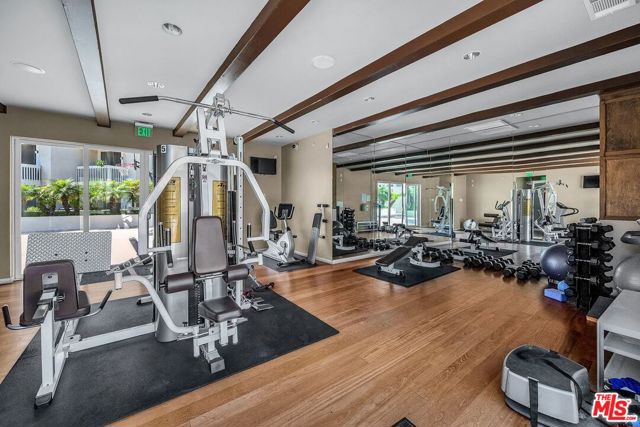 7301 Vista Del Mar, Playa del Rey CA: https://media.crmls.org/mediaz/2625b154-0c0b-4433-8d02-e6f25d680ac8.jpg