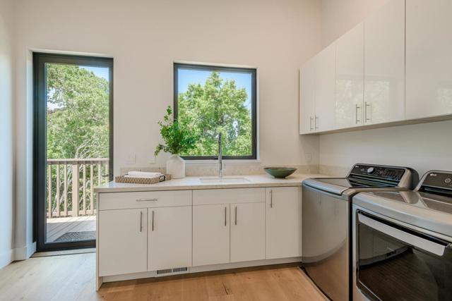 45 Calaveras Court, Hillsborough CA: https://media.crmls.org/mediaz/262636d8-8580-46c5-ab2c-989e486de0bc.jpg