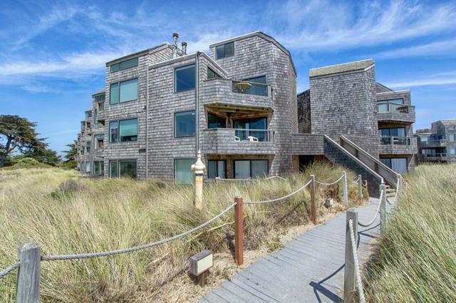 101 Shell Drive, Watsonville CA: https://media.crmls.org/mediaz/26263c65-ace5-4f9c-b563-3a47e4170baf.jpg