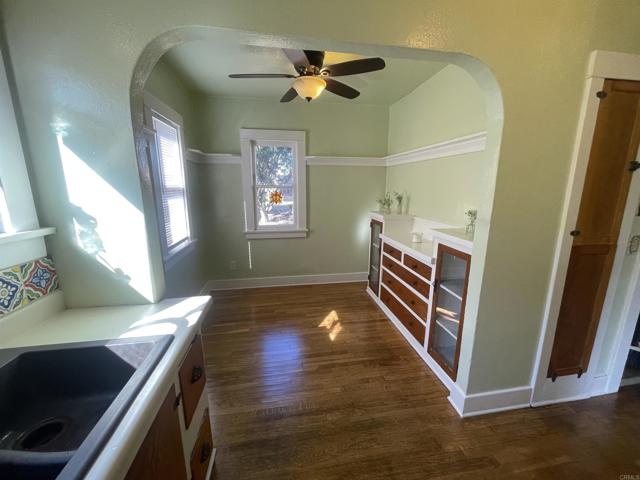 Detail Gallery Image 8 of 47 For 121 E Warner St, Ventura,  CA 93001 - 2 Beds | 1 Baths