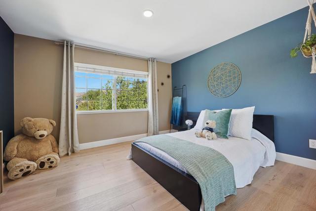3239 Pinot Blanc Way, San Jose CA: https://media.crmls.org/mediaz/26281ea7-8154-452c-8dc7-774dd38dbb5a.jpg