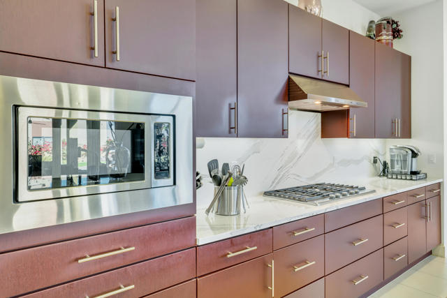 13 Via Montagna, Rancho Mirage CA: https://media.crmls.org/mediaz/26283056-6b2b-4b60-b011-c3d561aca242.jpg