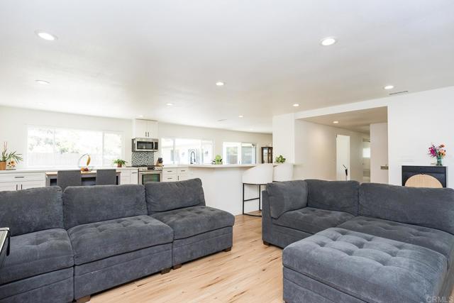 Detail Gallery Image 9 of 53 For 5627 Yerba Anita, San Diego,  CA 92115 - 4 Beds | 2 Baths