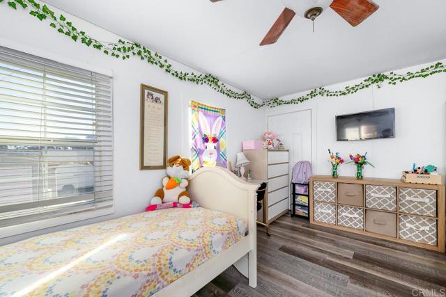 Image 18 of 28 For 2326 32nd Street
