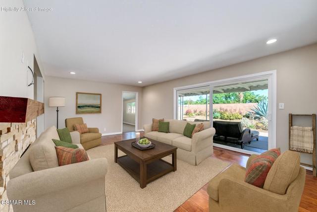 560 Randy Drive, Newbury Park CA: https://media.crmls.org/mediaz/2628f4de-c2de-430d-821e-7483f16f8d94.jpg