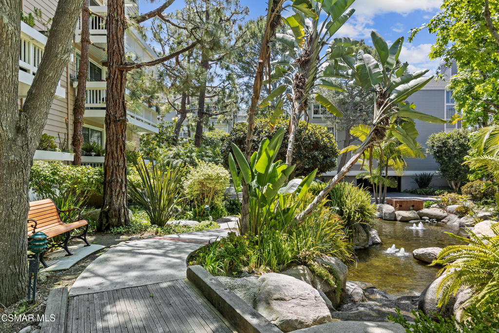 https://media.crmls.org/mediaz/262901f4-40c9-4075-8fb7-984bbe8bc505.jpg?preset=X-Large
