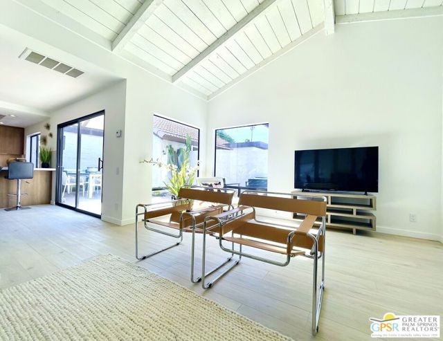 2234 S Linden Way, Palm Springs CA: https://media.crmls.org/mediaz/26296f67-08f0-4e0e-bcb9-27617cd1c2c9.jpg