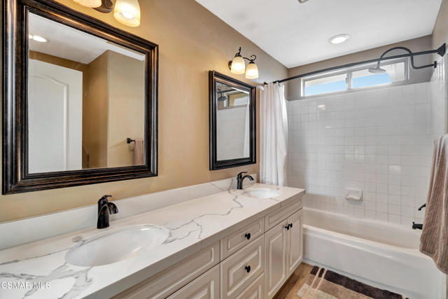 5177 Pesto Way, Oak Park CA: https://media.crmls.org/mediaz/262986e5-2f1e-4838-95a7-b0ffb5aa49d6.jpg