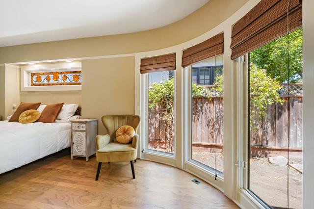 712 California Street, Santa Cruz CA: https://media.crmls.org/mediaz/2629bcb7-01de-4822-af80-689cfe05aa27.jpg