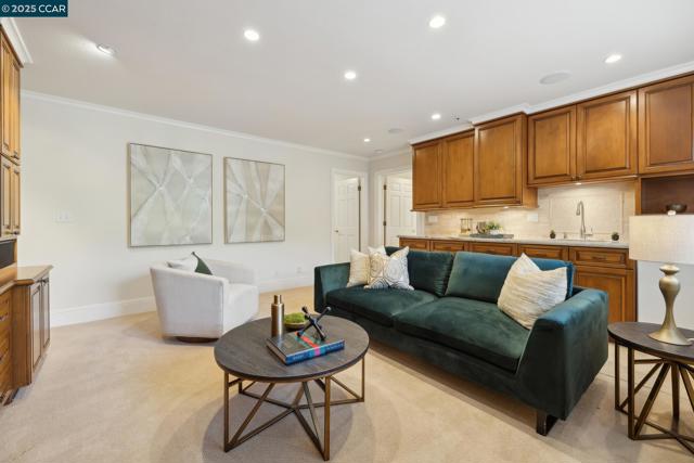 135 Dean Rd, Alamo CA: https://media.crmls.org/mediaz/262a098b-ec2b-4f28-aa7e-244226f36e2f.jpg