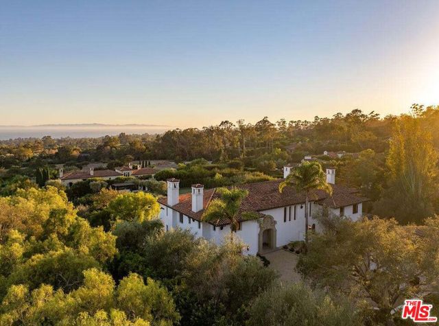 1475 E Mountain Drive, Santa Barbara CA: https://media.crmls.org/mediaz/262a417c-2318-444e-b889-1d518c09f0a1.jpg