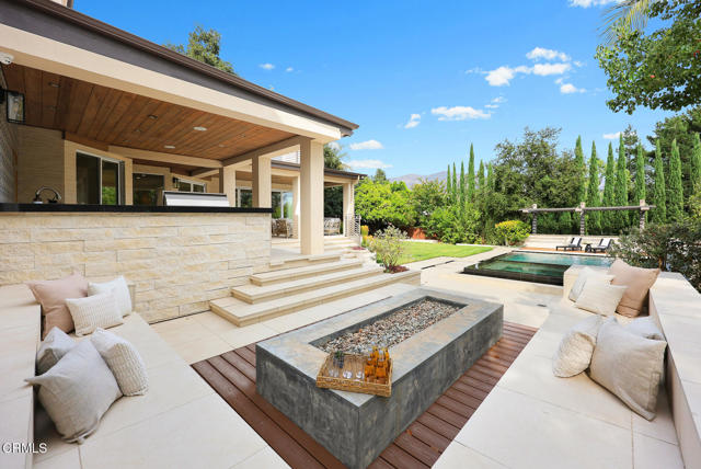 5008 La Canada Boulevard, La Canada Flintridge CA: https://media.crmls.org/mediaz/262ae1cf-7d7b-44e9-9f51-0be16b7c536e.jpg