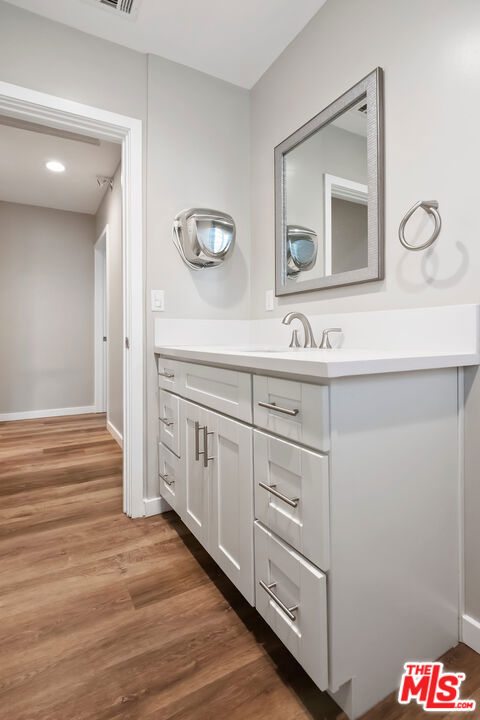 6421 Gaviota Avenue, Van Nuys CA: https://media.crmls.org/mediaz/262bc52b-2b8a-4751-a3e4-ad8ee01eb945.jpg