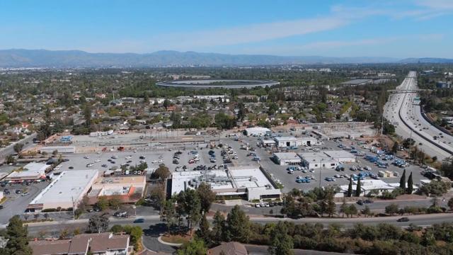 20212 Northcove Square, Cupertino CA: https://media.crmls.org/mediaz/262bcb70-4151-48fd-8ea2-8b447d18fbf4.jpg