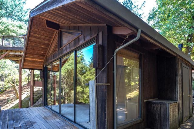45 Ranch Road, Woodside CA: https://media.crmls.org/mediaz/262c1054-0289-44ab-bdaf-0ff0a681c7c2.jpg