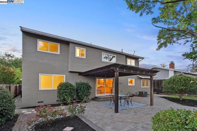 6649 Waverly Rd, Martinez CA: https://media.crmls.org/mediaz/262c12cc-f37c-424a-8e06-0fe13ad771f9.jpg