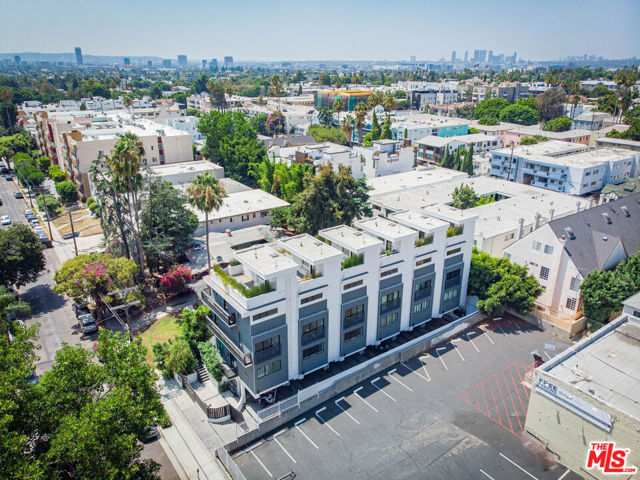 1447 1/4 N Martel Avenue, Los Angeles CA: https://media.crmls.org/mediaz/262c36fa-7ffb-44ed-8132-901c277958f4.jpg